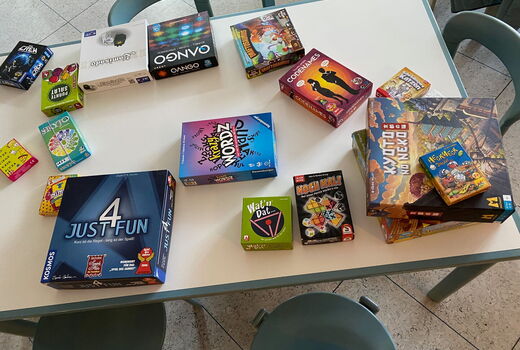 Personaltag Spiele auf einem Tisch