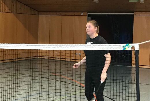 Eine Schülerin beim Spielen.