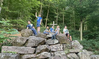 Gruppenfoto im Wald