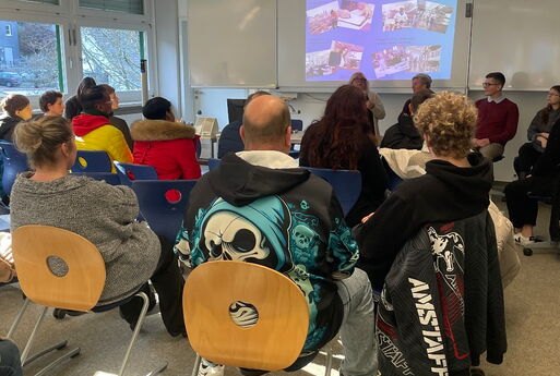 Abschluss was geht ab, der Weg ins Berufslebe Vortrag und Berichte von Schülerinnen und Schüler Bild 3