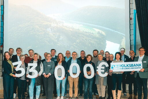 Scheckuebergabe-Schule_Social-1