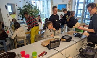 Warteschlange an den Sandwichtoastern